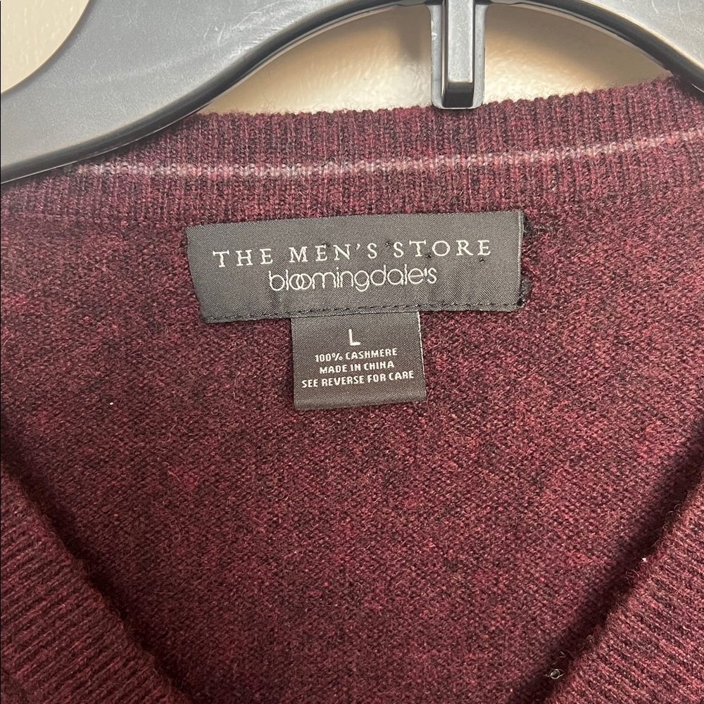 100% Cashmere Burgundy V Neck Sweater - Picture 5 of 8